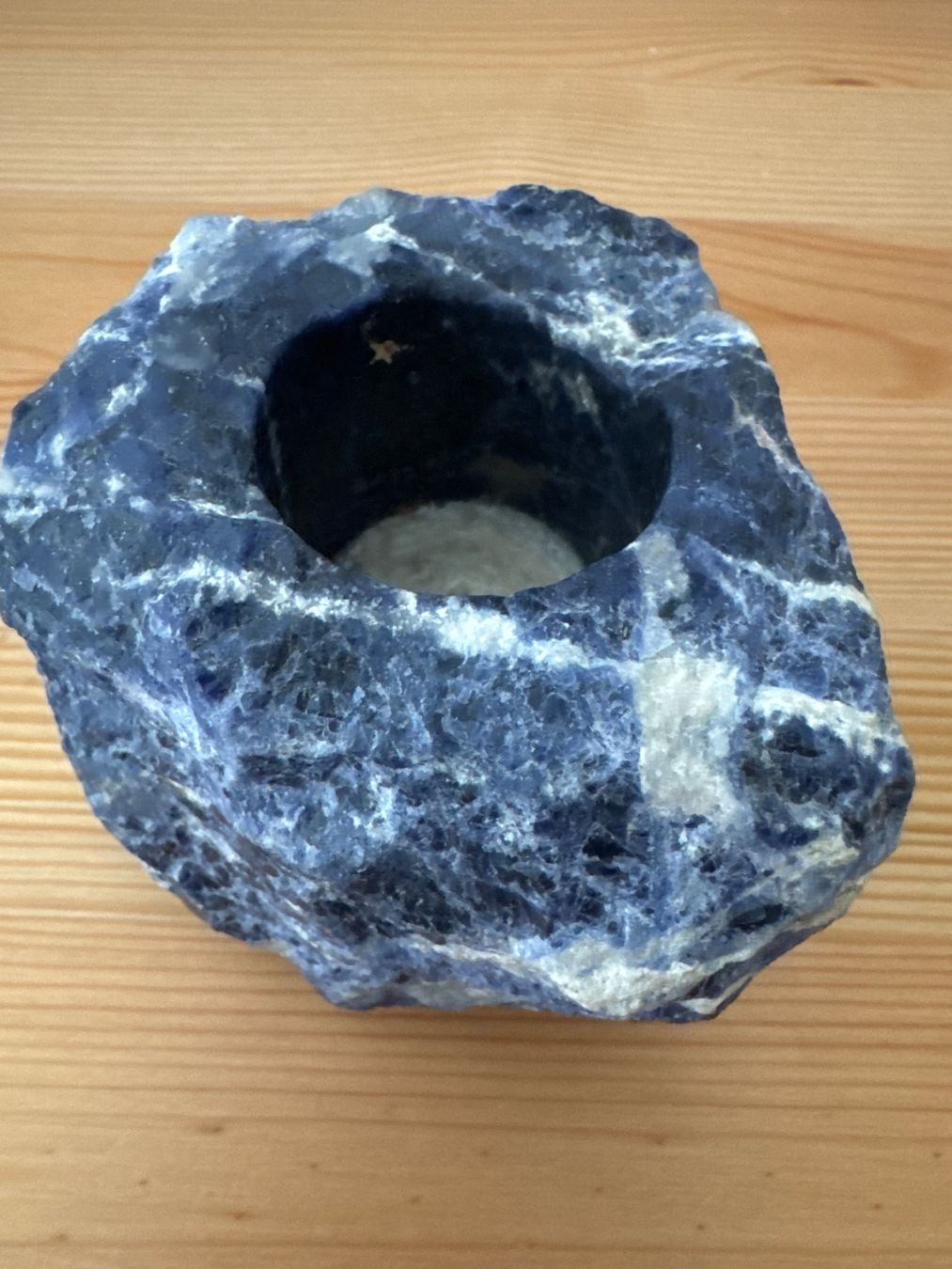 Minerali & Pietre curative: Massiver Sodalith-Stein (für Teelicht oder Kerze) – Nuovo (secondo la descrizione) da Zürich venduto da Tarafo5