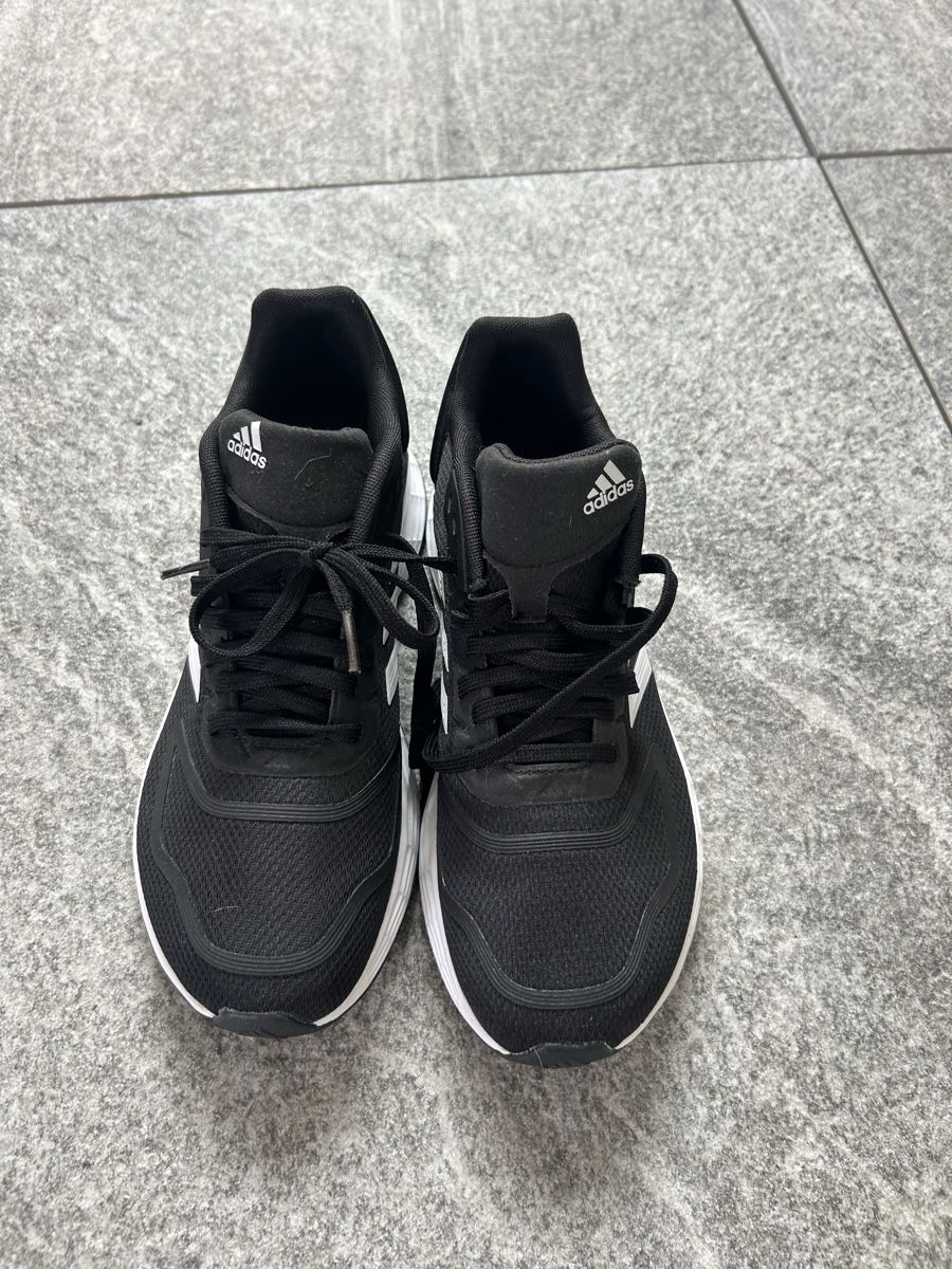 Adidas Chaussures garçon: NEU ungebraucht Adidas Turnschuhe Sneaker – Neuf (Voir description) à Küssnacht am Rigi par Happy_home 4