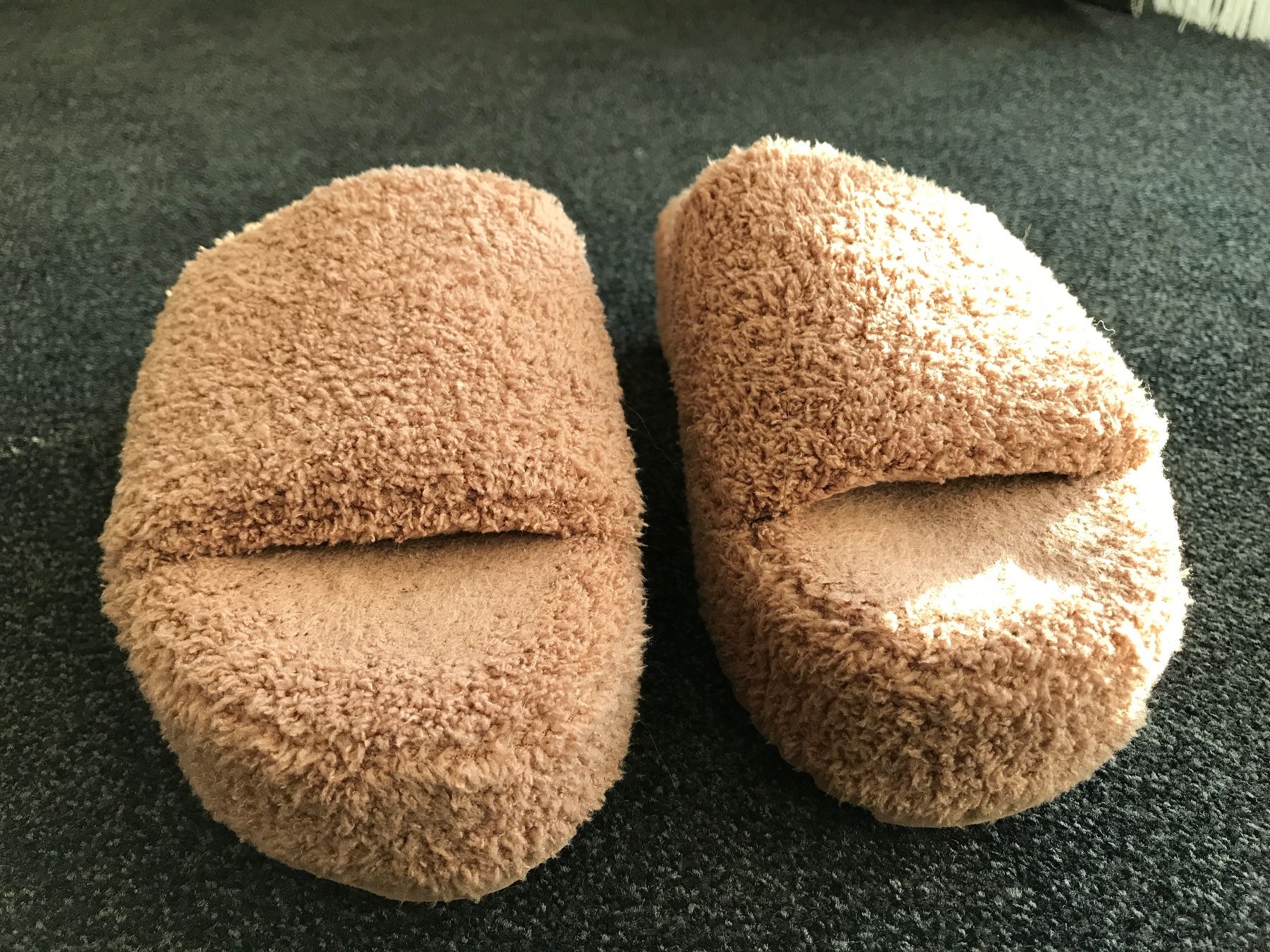 H&M Scarpe da donna: Kuschelschuhe Gr 38 – Usato da St. Margrethen SG venduto da kellenbh 3