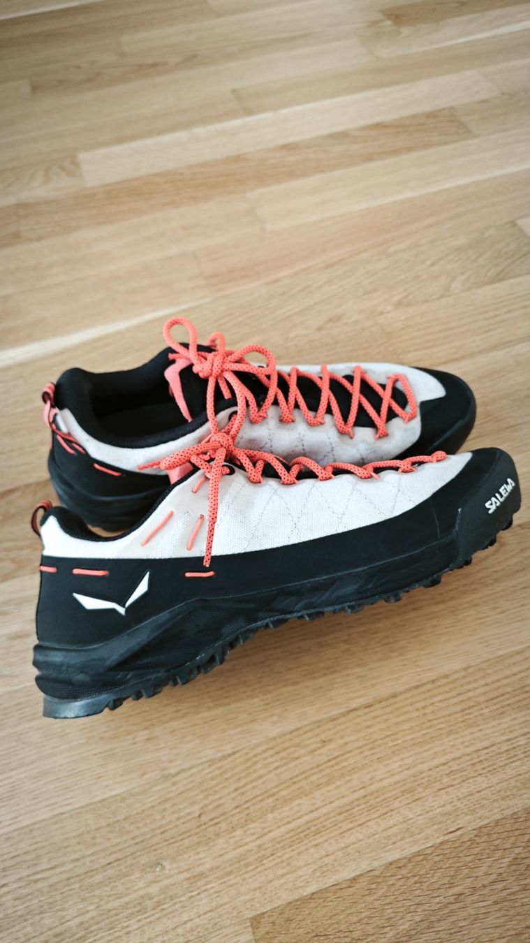 Salewa Damenschuhe: Wanderschuhe Saleva canvas – Gebraucht aus Burgdorf von nas_65x9 1