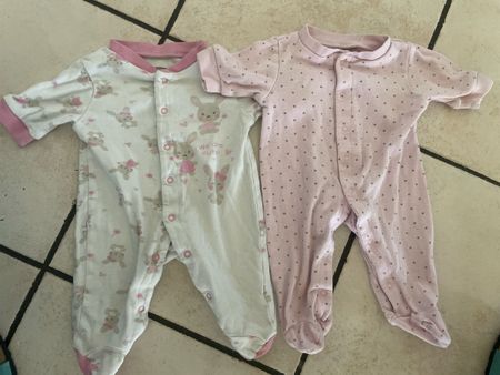 2 Migros Strampler Pyjamas Gr 50 Bio Baumwolle Mädchen rosa