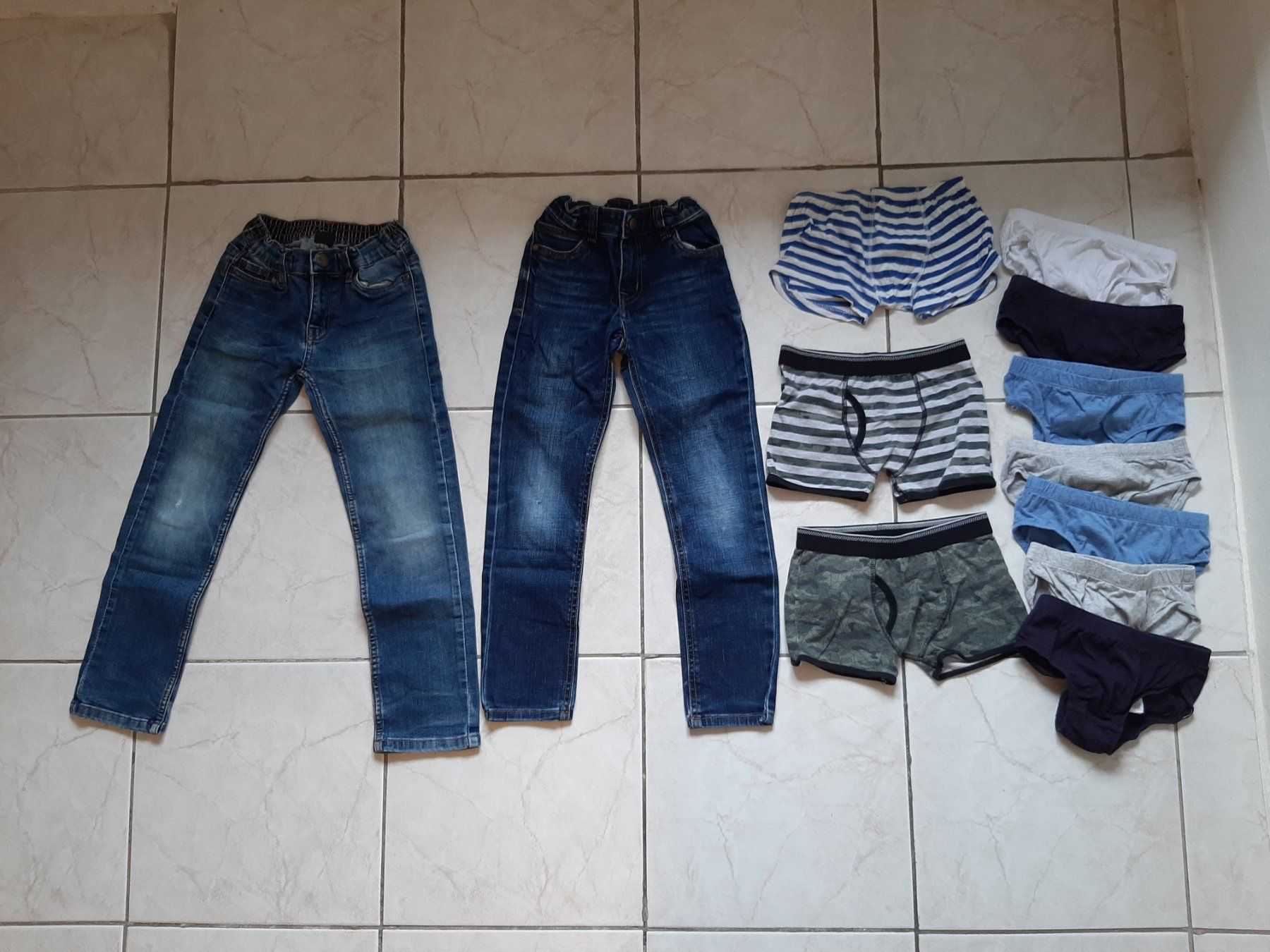 Lotti & Set di vestiti: Kleiderpaket gr 122 – Usato da Brissago venduto da lucabell 4