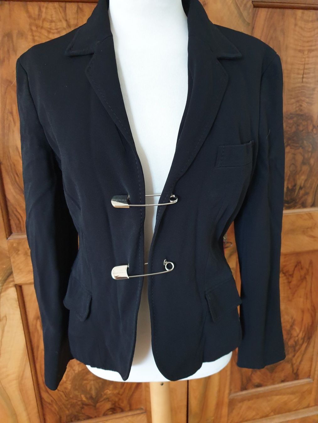 Moschino Giacche: Moschino CheapandChic Jacke Mega Gr. 36 – Usato da Bottmingen venduto da sandy_2 1