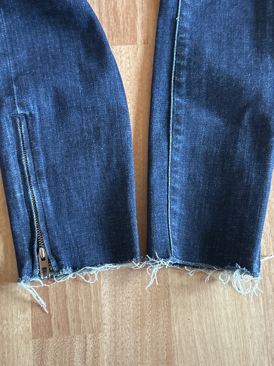 Abercrombie Pantaloni: Abercrombie Jeans, Gr. 24, einf. Bundweite 31 cm – Usato da St. Gallen venduto da mai_gd7k 3