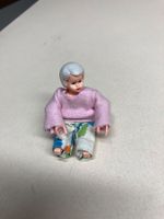 Süsse Mini-Vintage Puppe, bewegliche Glieder, rosa Pulli