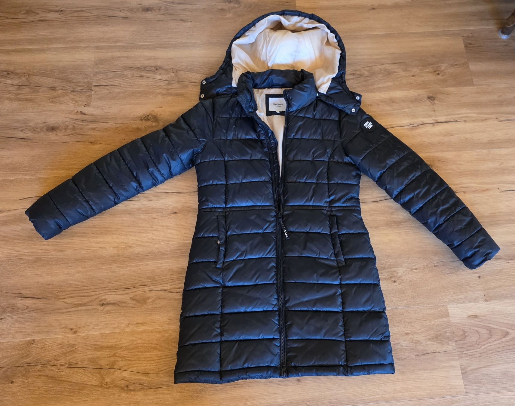 Pepe Jeans Cappotti: Pepe Jeans Wintermantel – Usato da Klosters venduto da Natifabio