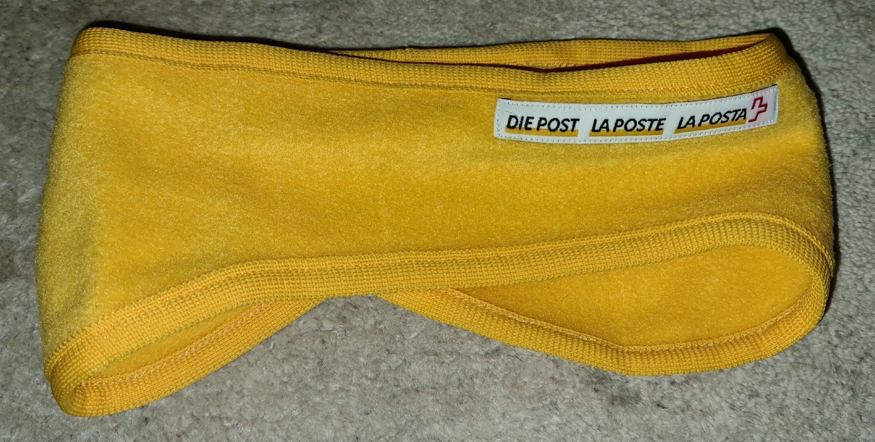 T-shirt: Écharpe / Bandeau / T-shirt – Usato da Cortaillod venduto da signep 2