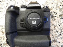 Olympus OM-D E-M1 BODY mit 18.765 Auslösungen