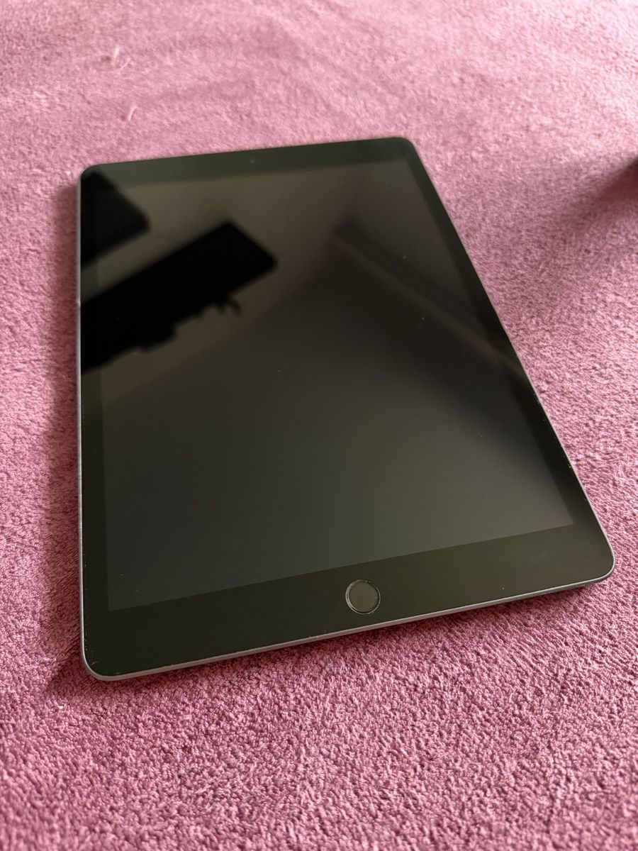Apple Tablet PC: iPad 7. Generation 2019 128Gb – Gebraucht aus Luzern von Setuper