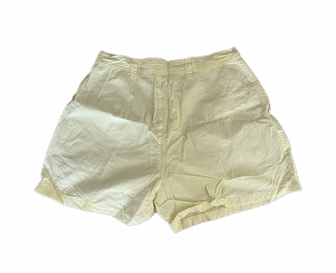 Pantaloni: Short vintage jaune pastel – Usato da Grand-Lancy venduto da eli_x5k9 1