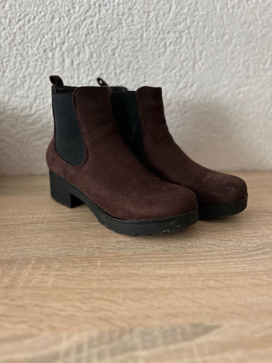 Scarpe da donna: Braune Stiefeletten in Wildlederoptik, Grösse 39 – Nuovo (secondo la descrizione) da Hauptwil venduto da mpr_zcr7