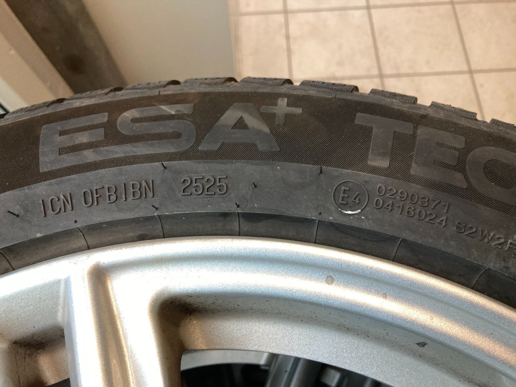 Seat Pneumatici & Ruote complete: Seat Ateca Winterräder 215/55R17 – Usato da Cham venduto da WB2223 6