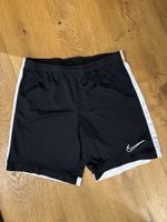 Nike Shorts schwarz weiss Sportbekleidung guter Zustand