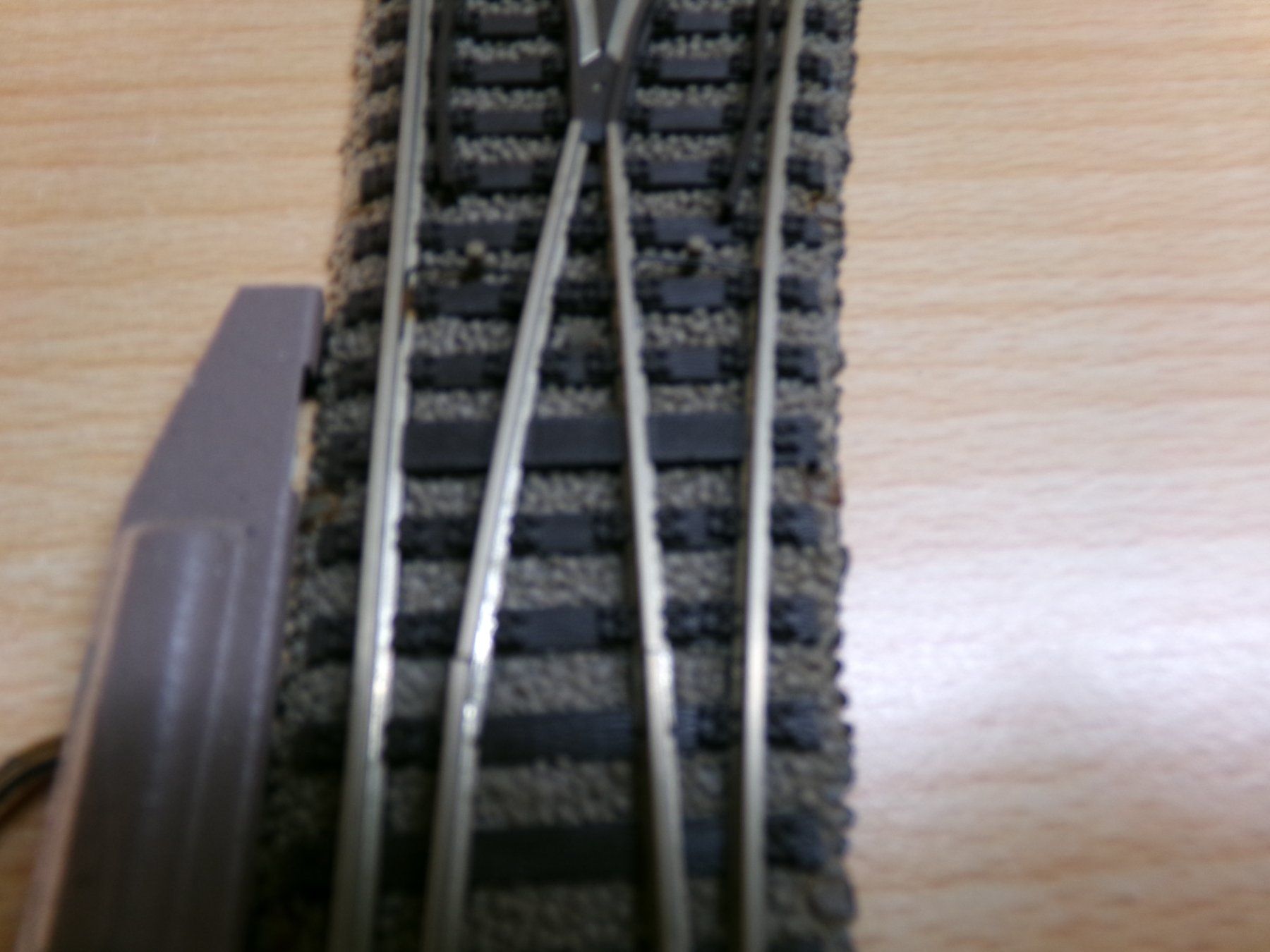 Fleischmann Modellini di ferrovie: Fleischmann H0 Profigleis Weiche rechts 6140 mit Antrieb – Usato da Hombrechtikon venduto da Se9 3