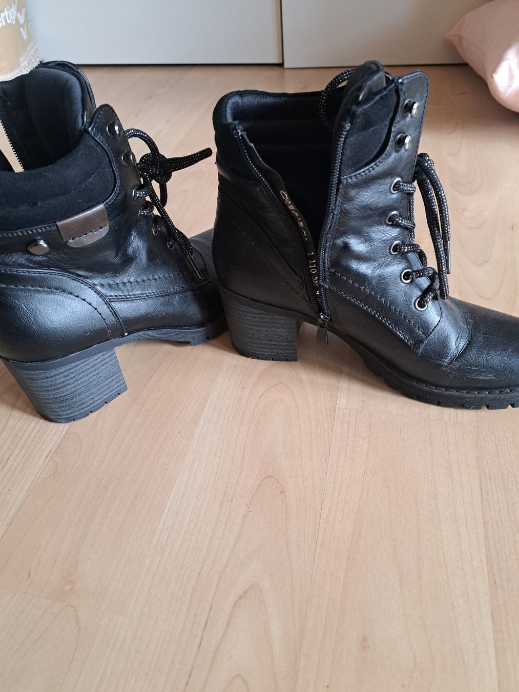 Scarpe da donna: Stiefletten Grösse 39 – Usato da Urdorf venduto da Yvonne008 1