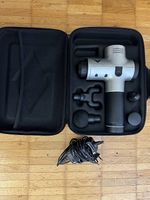Hypervolt Massagepistole mit Tasche und Aufsätzen