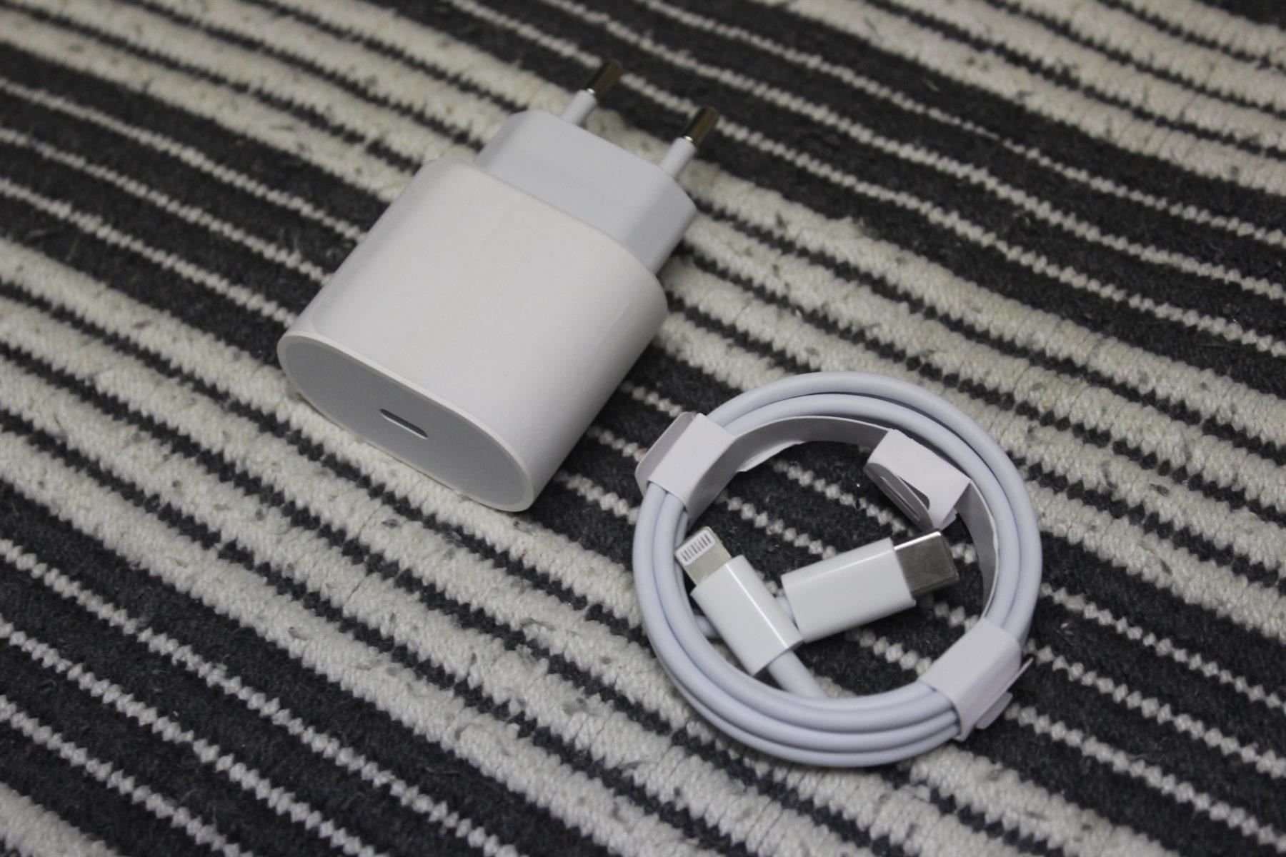 Caricabatterie: 20W PD Ladegerät +kabel 1Meter  iphone – Nuovo (secondo la descrizione) da Kirchdorf AG venduto da Aarereussshop 1
