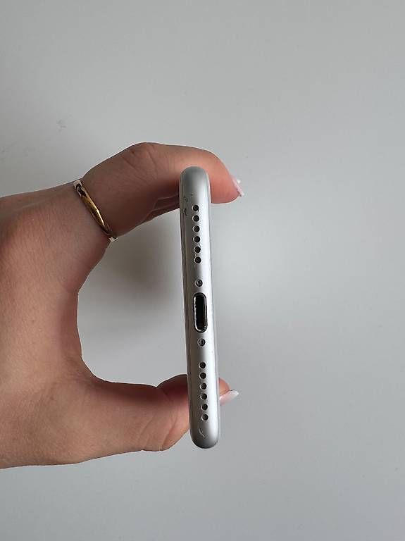 Apple Telefoni cellulari / Smartphones: Apple iPhone 7 128 GB Silber – Usato da Reinach BL venduto da joh_8mhf 4