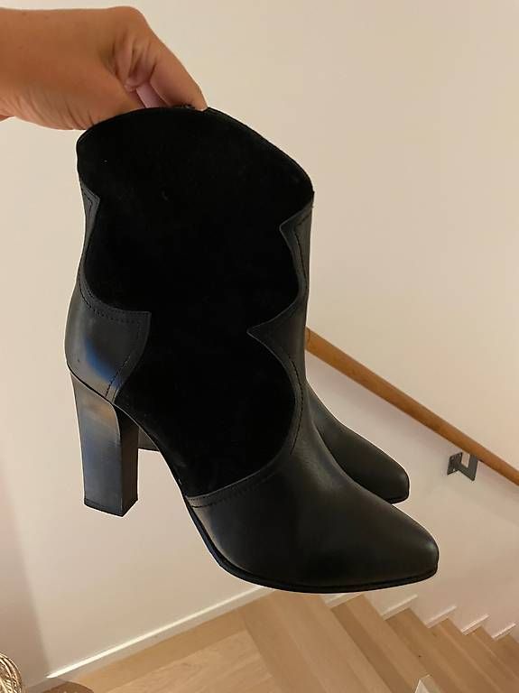 Navyboot Scarpe da donna: Navyboot Stiefeletten schwarz Gr 39/40 – Nuovo (secondo la descrizione) da Meilen venduto da SabrinaK1992 2