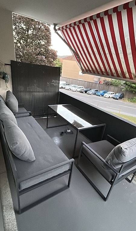Tischset: Balkonmöbel Set grau mit Tisch und Sitzflaeche 4-teilig – Gebraucht aus Oberglatt ZH von eve_6nj8