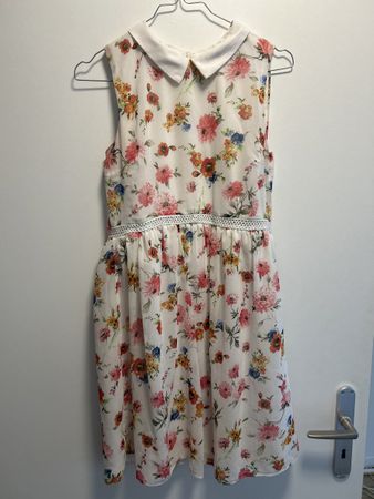 BEAUTIFUL Cute Floral Dress with Peter Pan Collar
