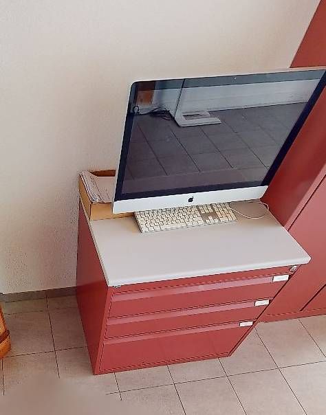 Armadi: Lista Unterschrank rot mit Schubladen – Usato da Studen BE venduto da Rufenacht