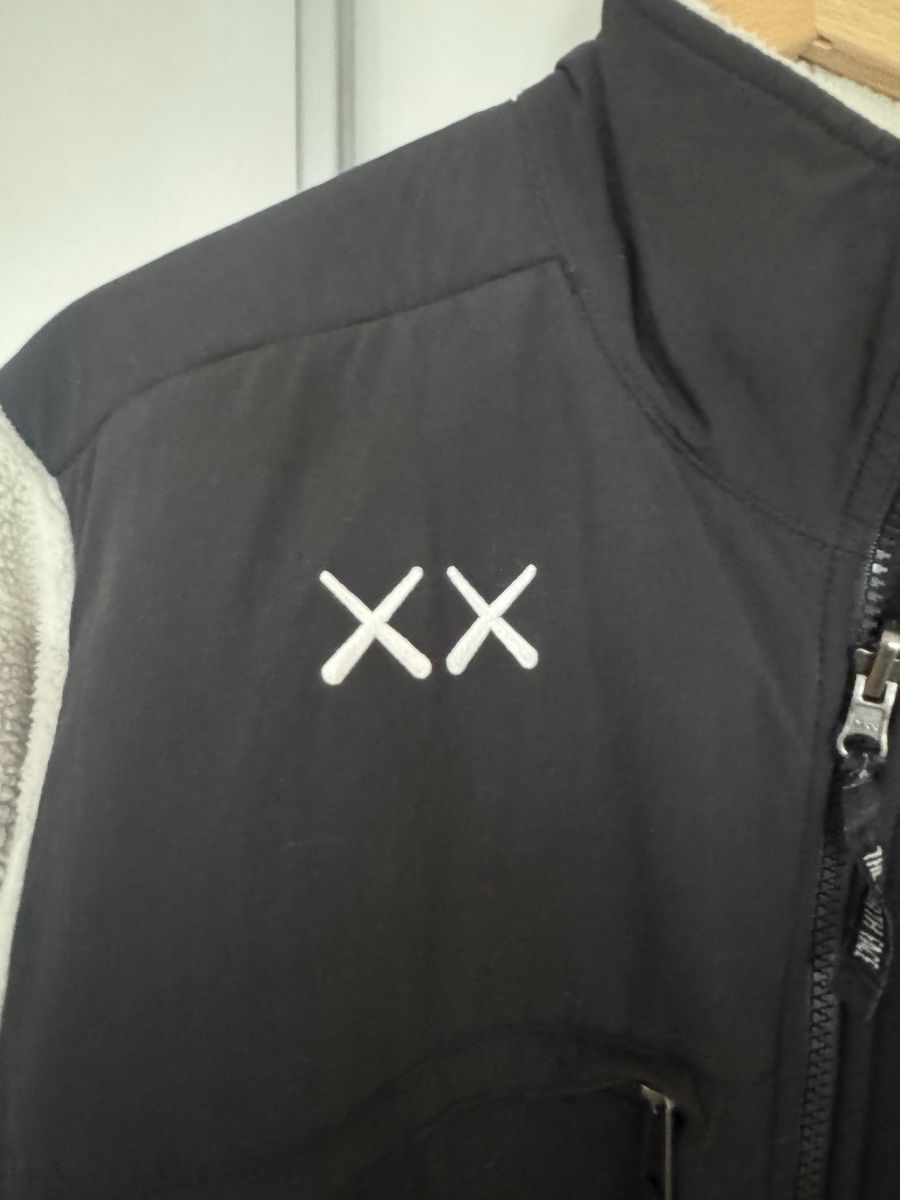 Giacche: Tnf x kaws polaire  – Usato da Genève venduto da mat_2vps 2
