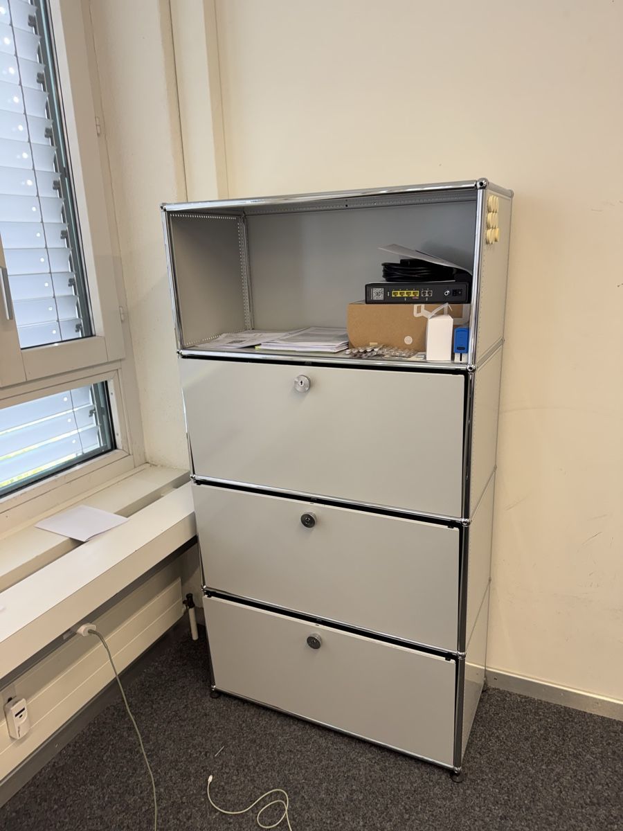 USM Scaffali: USM Haller Sideboard Weiss 3 Schubladen + 1 Tablar – Usato da Moosseedorf venduto da dmi_6kkk 2