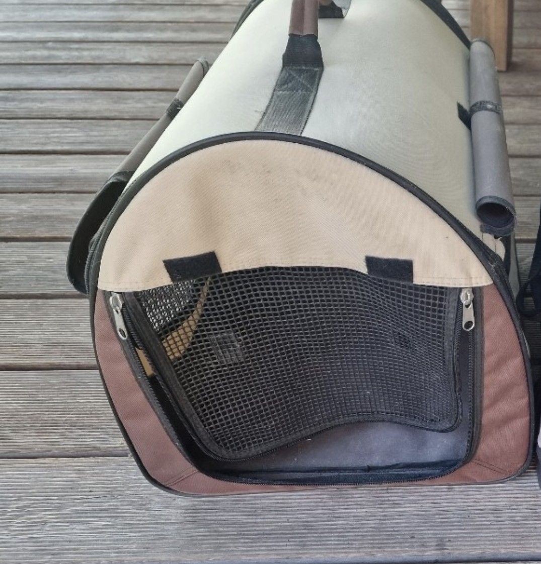 Gabbie, trasporto & Sicurezza: hundebox stoff – Usato da Fontannen venduto da est_2999