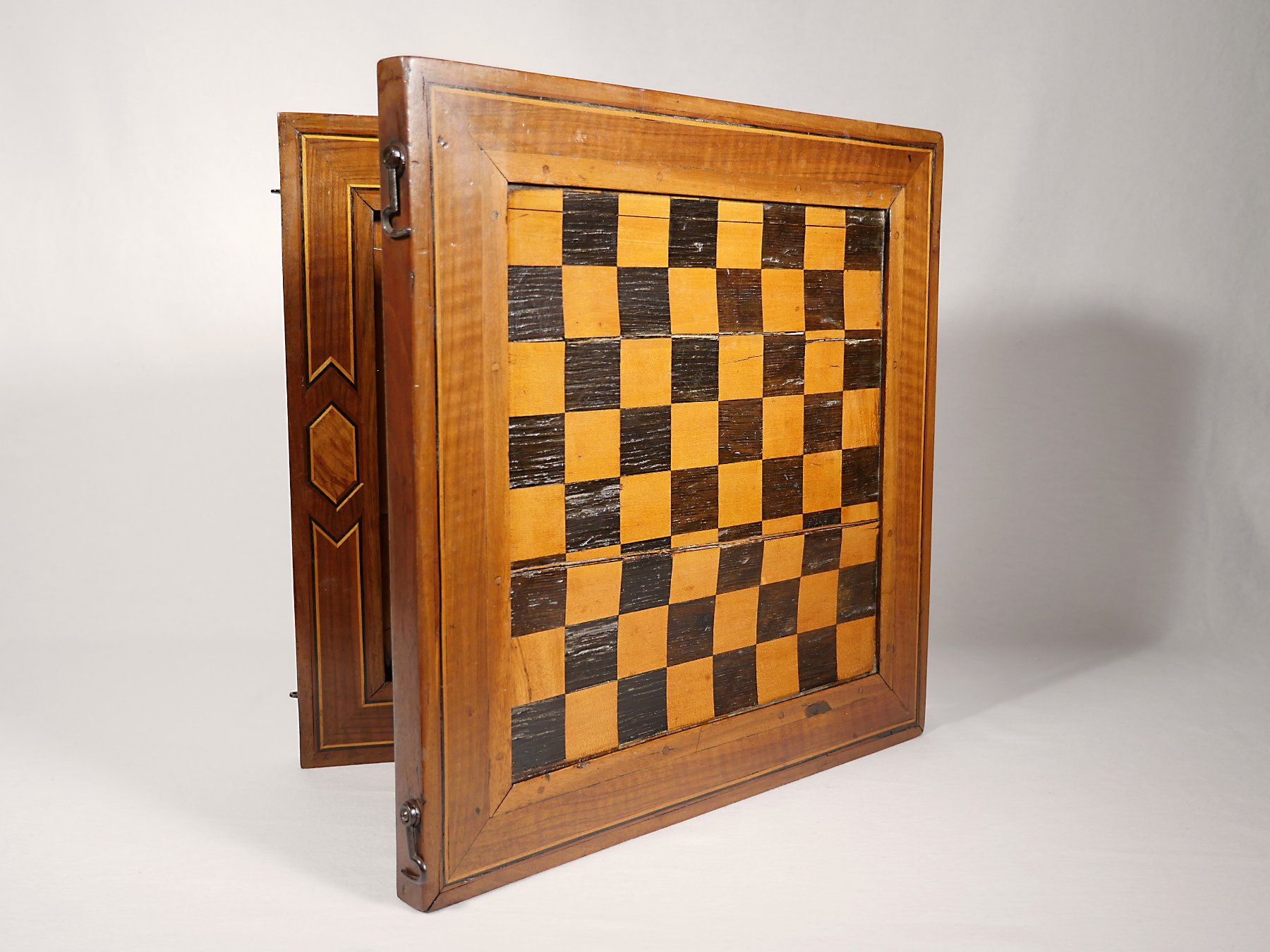 Jeux: Antikes Spielbrett - Schach - Mühle - Backgammon – D'occasion à Allschwil par Grampol 6