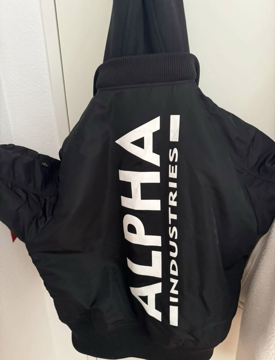 Alpha Industries Giacche: Alpha Industries Bomberjacke Schwarz – Usato da Arlesheim venduto da N.Redi