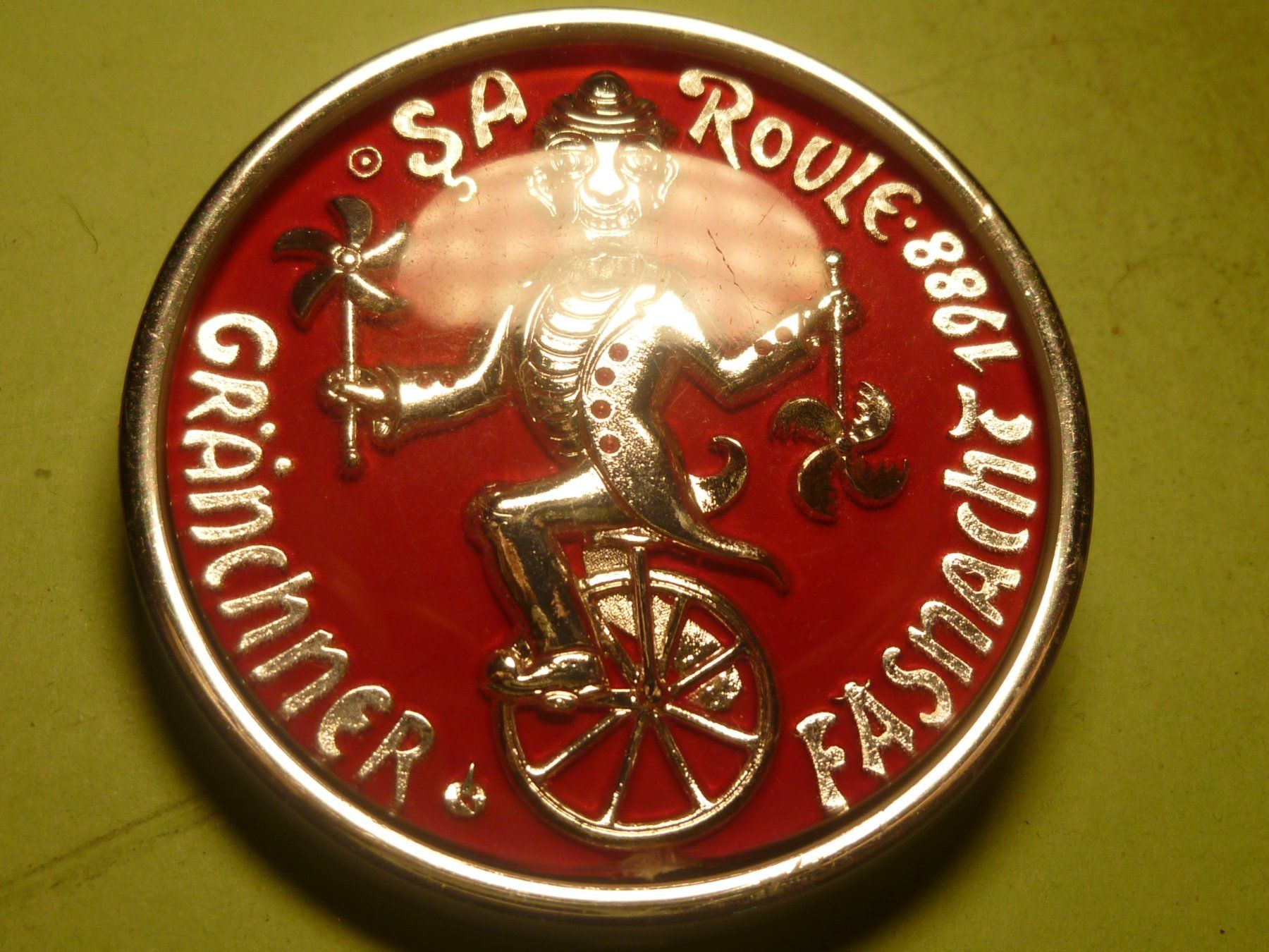 Plaketten & Abzeichen: GRÄNCHEN 1988 SILBER PLASTIK – Gebraucht aus Ried (Muotathal) von Mandarin02