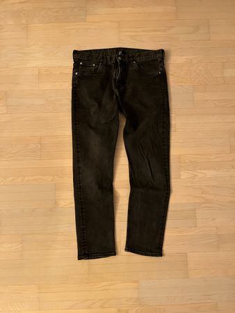 Weekday Schwarze Jeans Gr. 32/34