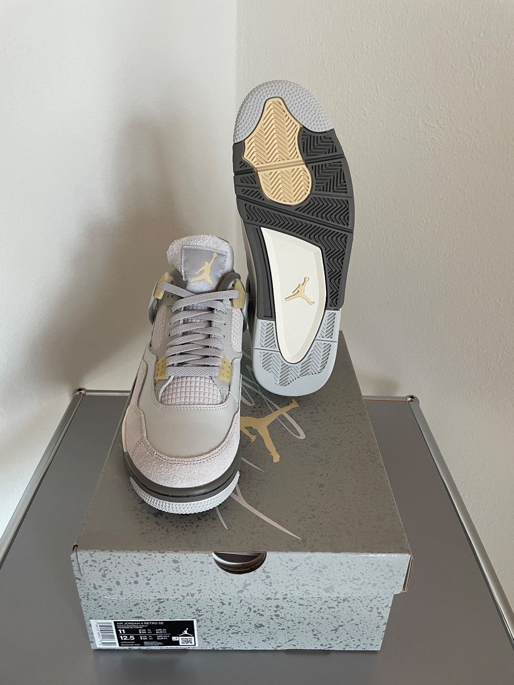 Jordan Scarpe da uomo: Jordan 4 Retro SE  Craft Photon Dust EU45 – Nuovo e nell'imballaggio originale da Reutigen venduto da Adweng 4