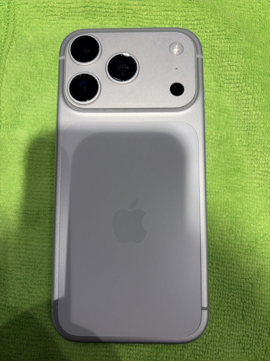 Apple Handys / Smartphones: iPhone 17 Pro 256 GB Silver   – Gebraucht aus Zollikofen von win_5gsd 1