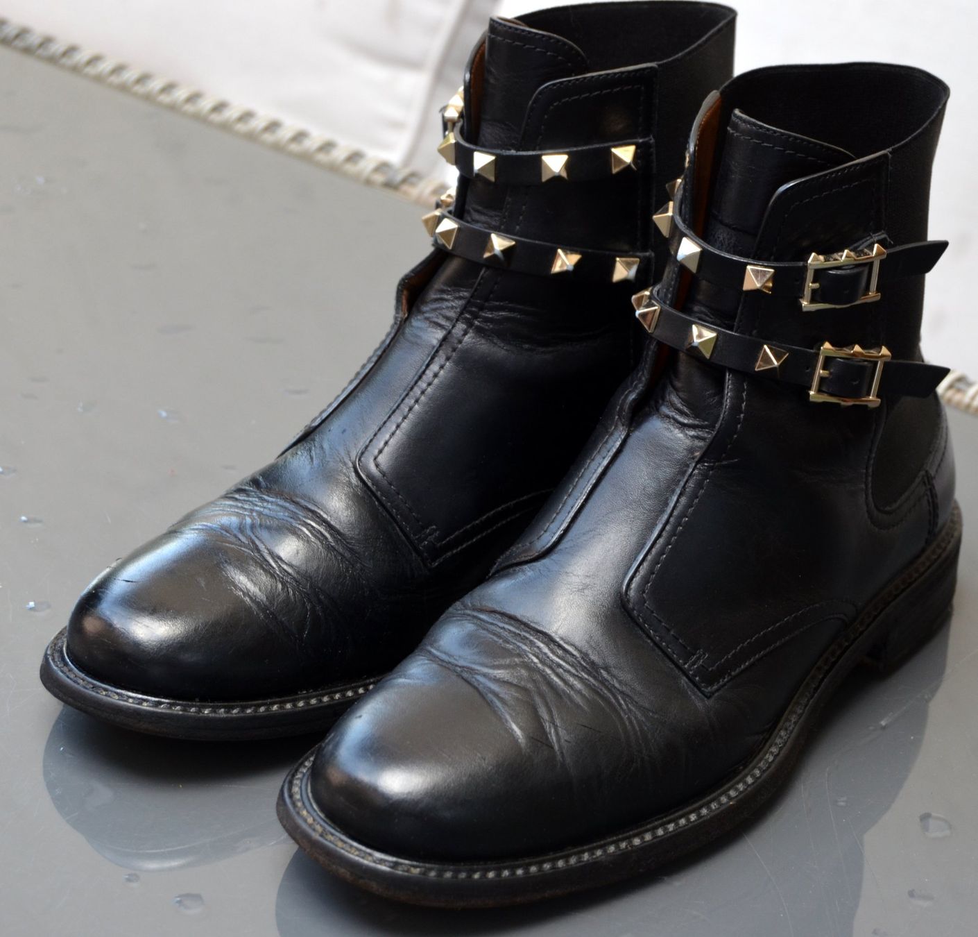 Valentino Chaussures femmes: Valentino Rockstud Boots / bottes 39 – D'occasion à Collonges par arashee