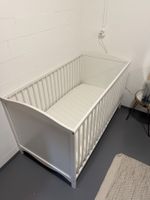 Kinderbett weiss mit Matratze guter Zustand