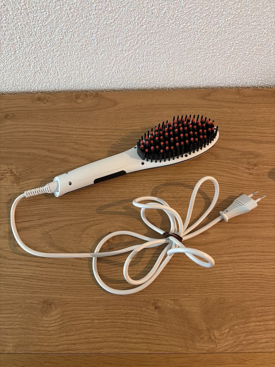 Altro per la cura dei capelli: Kamm mit Heizfunktion – Usato da Grosswangen venduto da winkelfeld