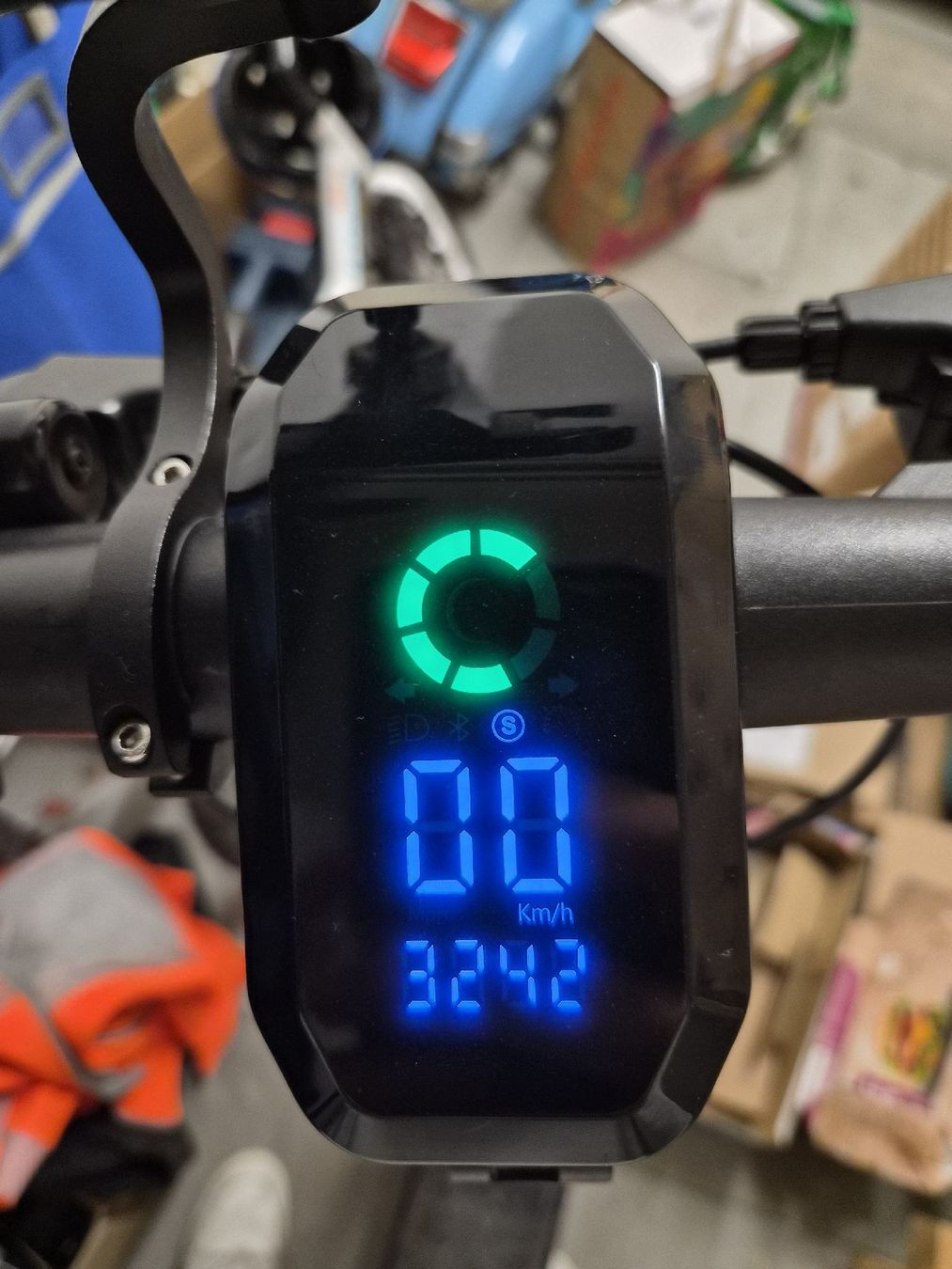 VMAX Kickboard: VMAX VX2 Pro GTB E-Scooter – Usato da Winterthur venduto da CelebreSteve 2