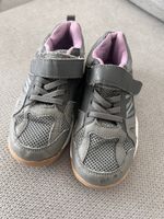 Hallen-/ Turnschuhe Grösse 30