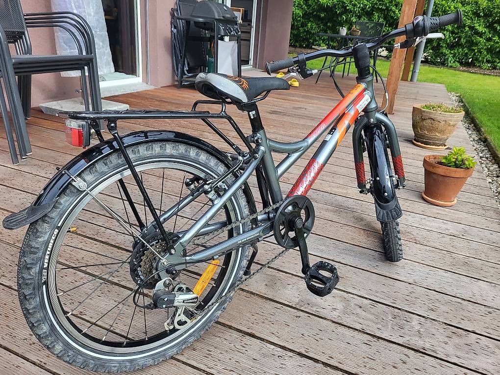 Velos: Vélo enfant – Gebraucht aus Estavayer-le-Lac von cel_d96h
