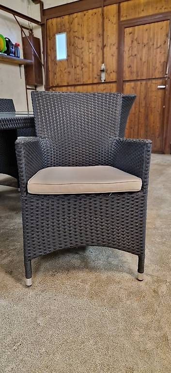 Set di tavolo e panche: Hochwertige Rattanmöbel (Viplounge)  – Usato da Adliswil venduto da Caty_G 2