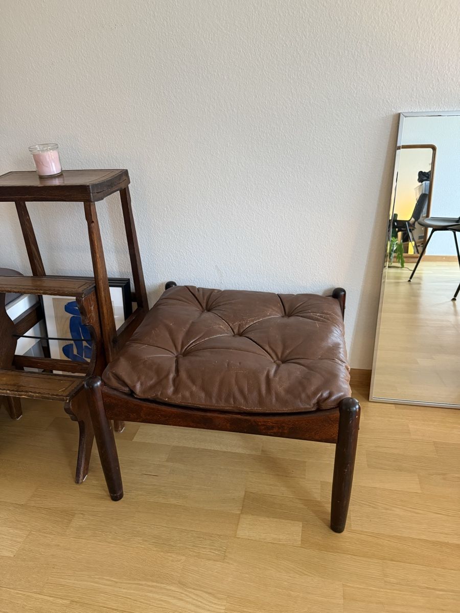 Sgabelli: Mid-Century Teakholz Hocker – Usato da Zürich venduto da dreimalzwei 4
