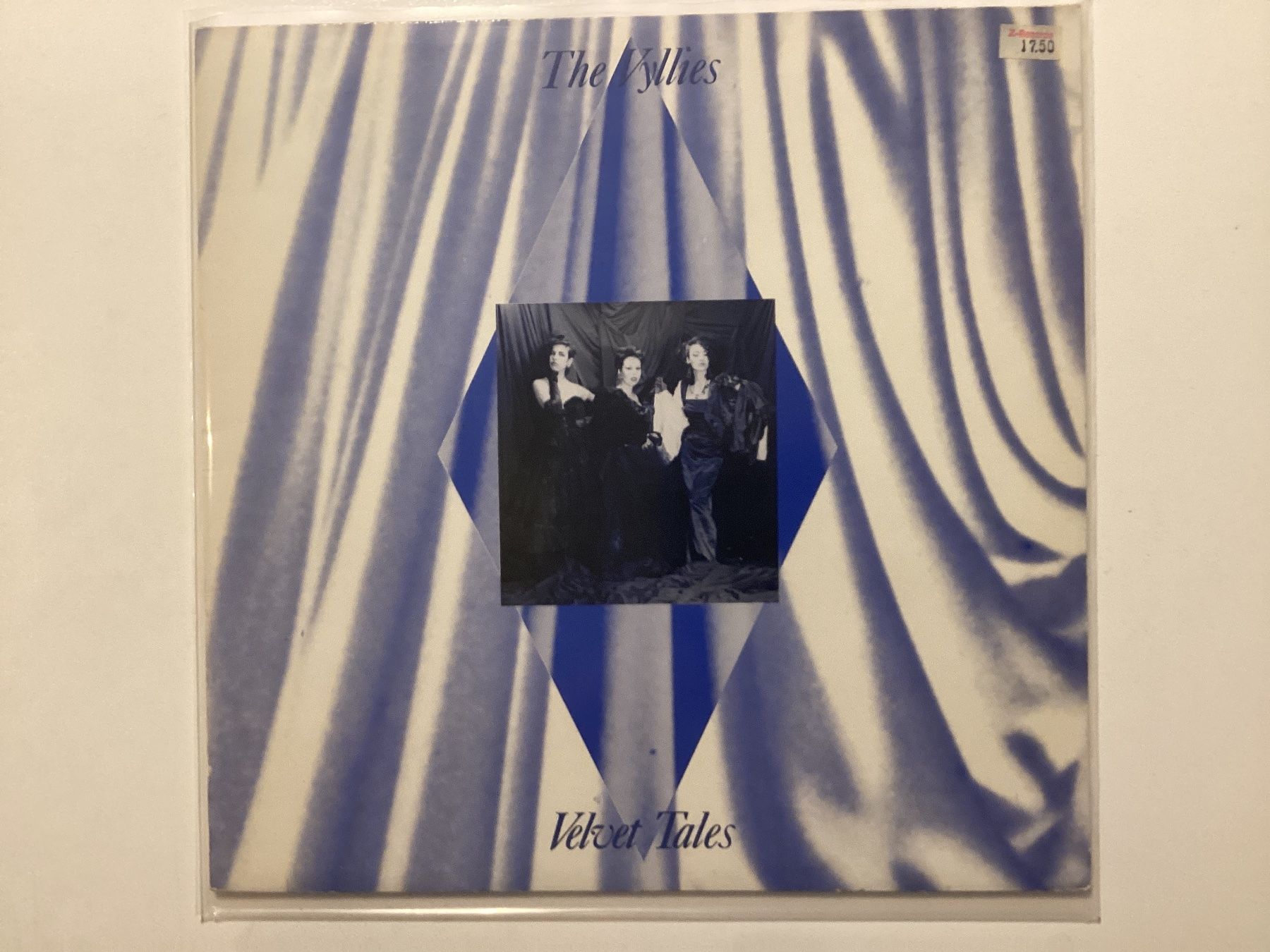 Dischi in vinile: Vyllies Maxi-Single - Velvet Tales – Usato da Gutenswil venduto da Hamzian