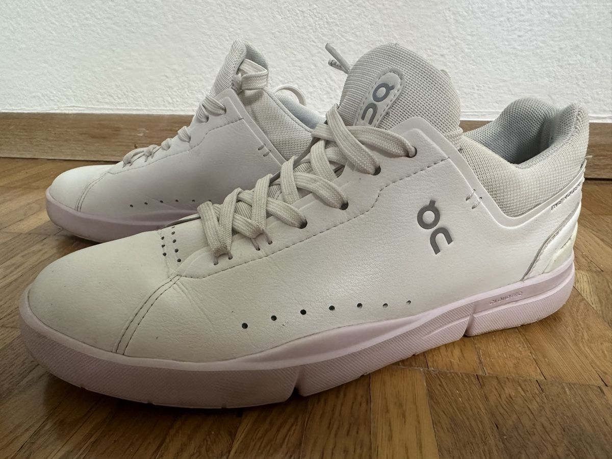 On Scarpe da donna: On The Roger Advantage Damen Sneaker, Gr. 40 – Usato da Liestal venduto da ichjel