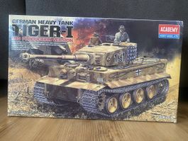 Academy Tiger 1 mit Inneneinrichtung 1:35 kein Tamiya