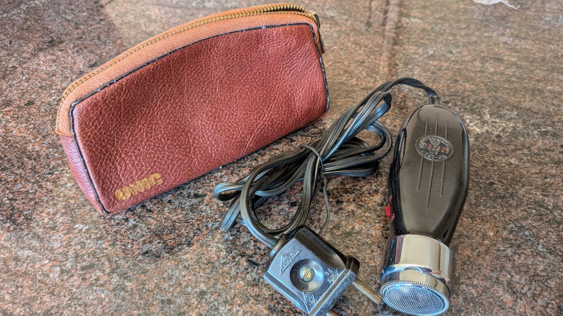 Rasoi & Lamette da barba: Unic  Made in Switzerland – Usato da Bern venduto da KlickUndWeg