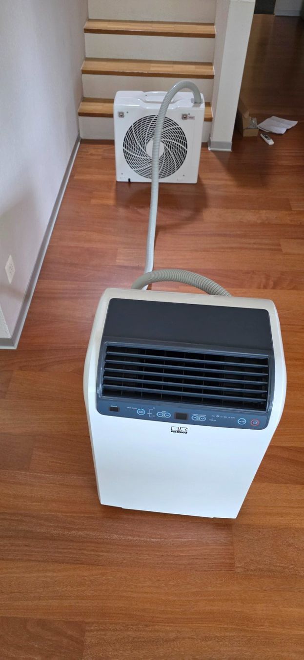 Condizionatori: REMKO Mobiles-Split-Klimagerät  RKL 495 DC Weiss – Usato da Habsburg venduto da easbrg 4