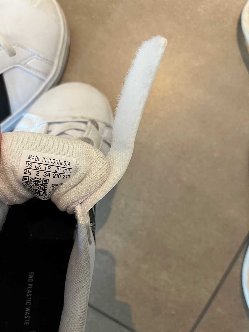 Adidas Schuhe für Jungen: ***ADIDAS*** Sneaker Gr. 34! – Gebraucht aus Volketswil von Kephren 6