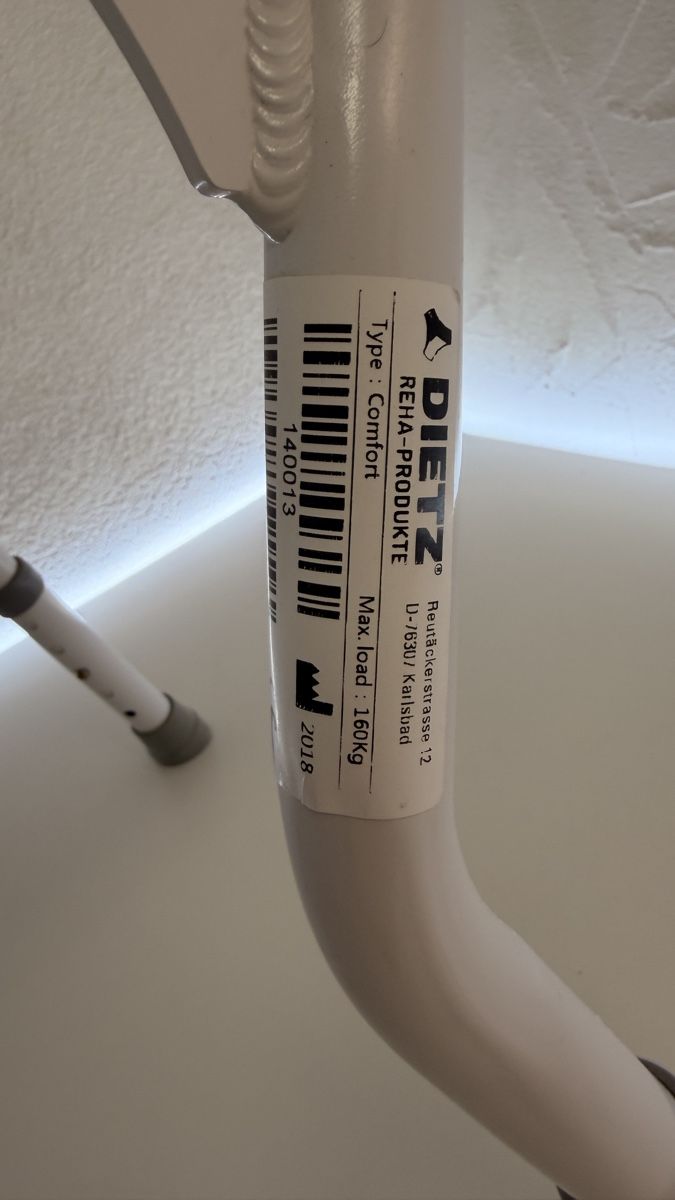 Sgabelli: Duschhocker weiss, verstellbar, top Zustand, – Usato da Rotkreuz venduto da perlengott 4